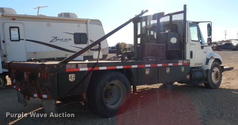 image for item DJ8212 2004 International 4300  winch truck