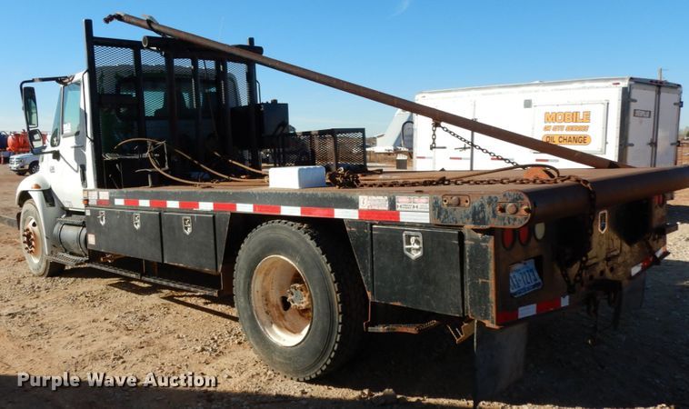 image for item DJ8212 2004 International 4300  winch truck
