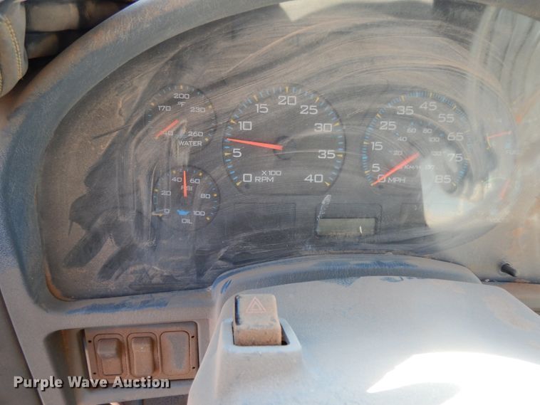 image for item DJ8212 2004 International 4300  winch truck