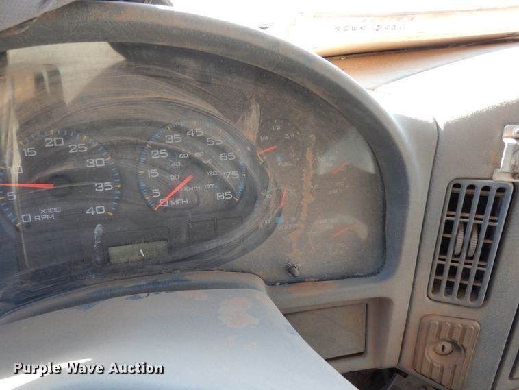 image for item DJ8212 2004 International 4300  winch truck