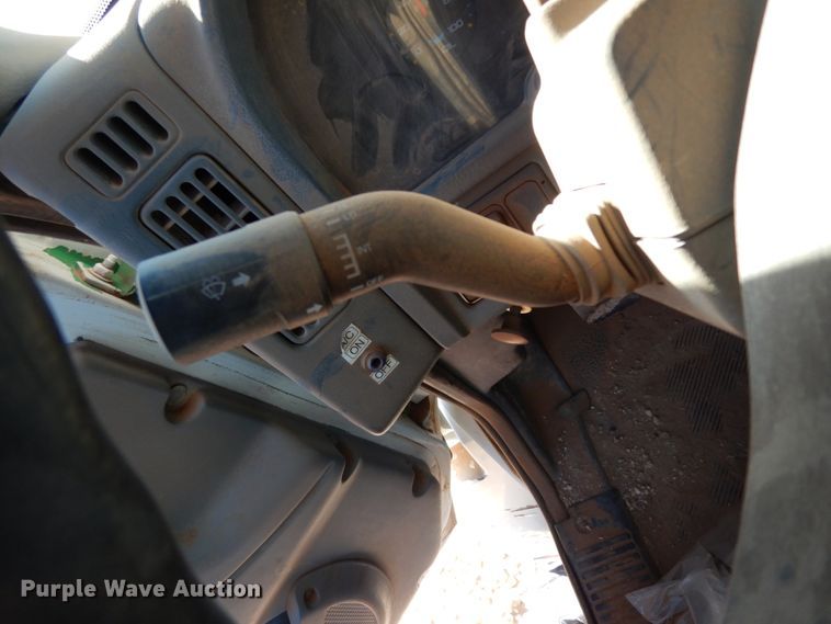 image for item DJ8212 2004 International 4300  winch truck