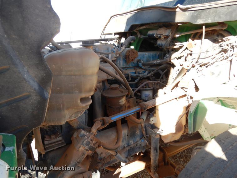 image for item DJ8212 2004 International 4300  winch truck