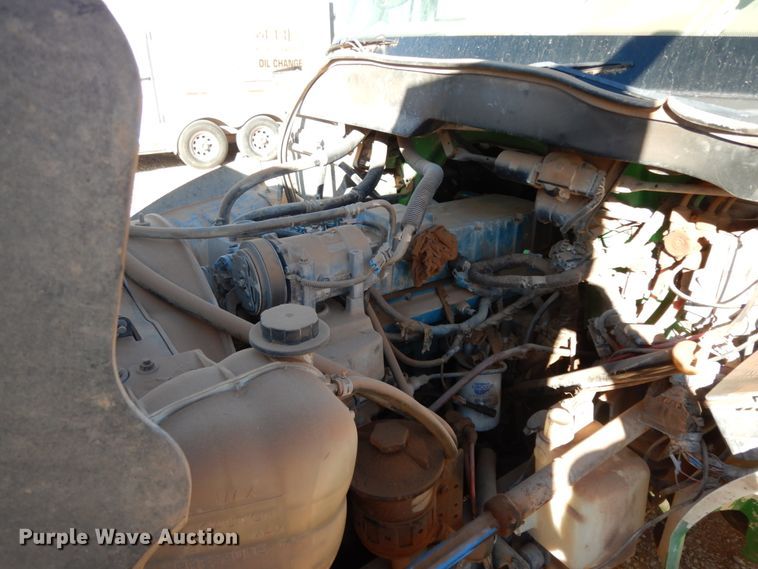 image for item DJ8212 2004 International 4300  winch truck