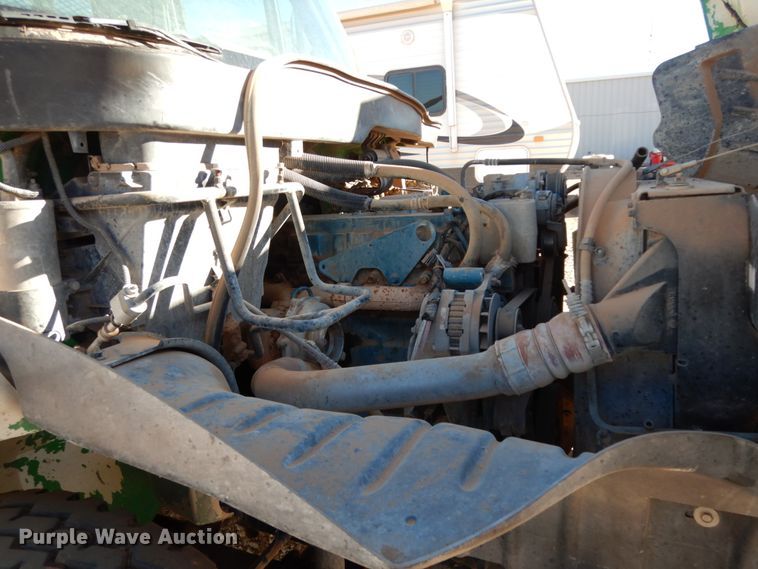 image for item DJ8212 2004 International 4300  winch truck