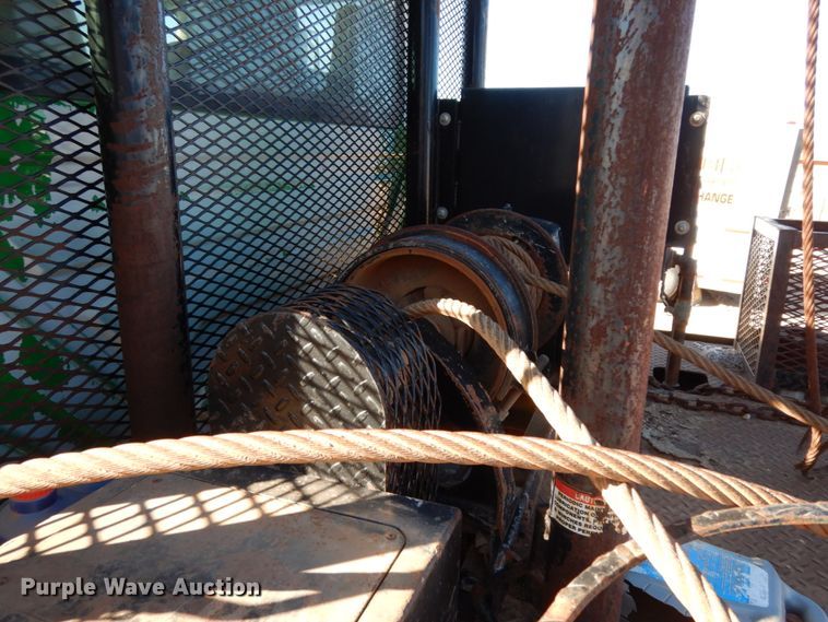 image for item DJ8212 2004 International 4300  winch truck