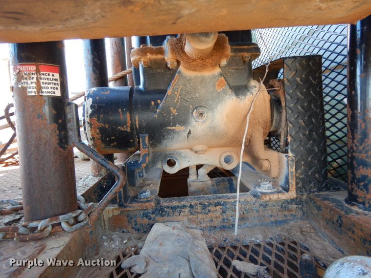 image for item DJ8212 2004 International 4300  winch truck