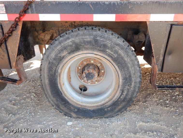 image for item DJ8212 2004 International 4300  winch truck