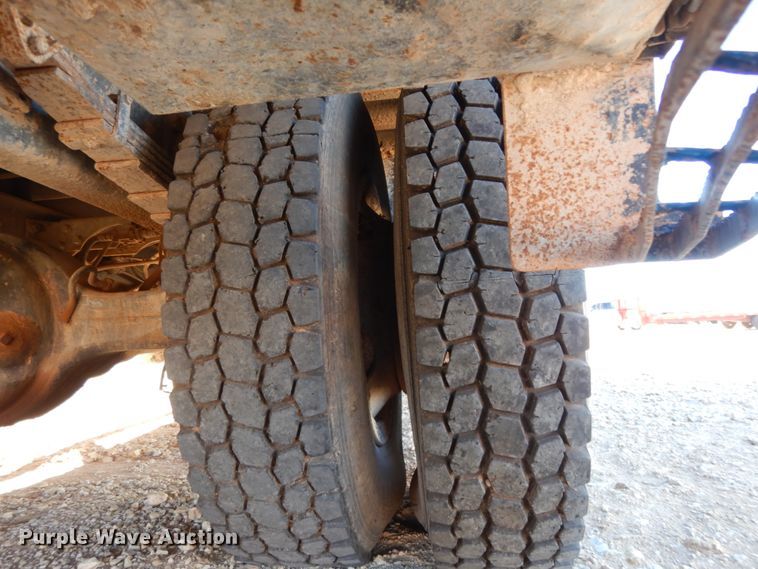 image for item DJ8212 2004 International 4300  winch truck