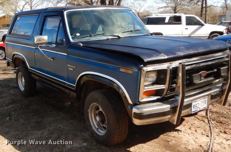 image for item DJ8228 1984 Ford Bronco  SUV