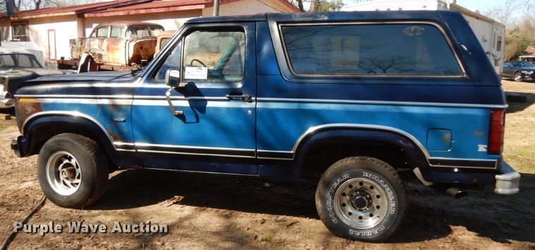 image for item DJ8228 1984 Ford Bronco  SUV