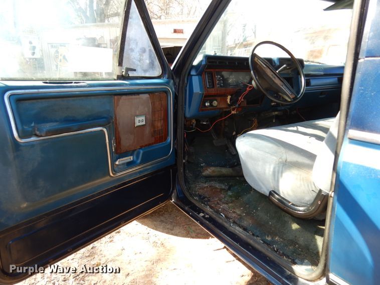 image for item DJ8228 1984 Ford Bronco  SUV