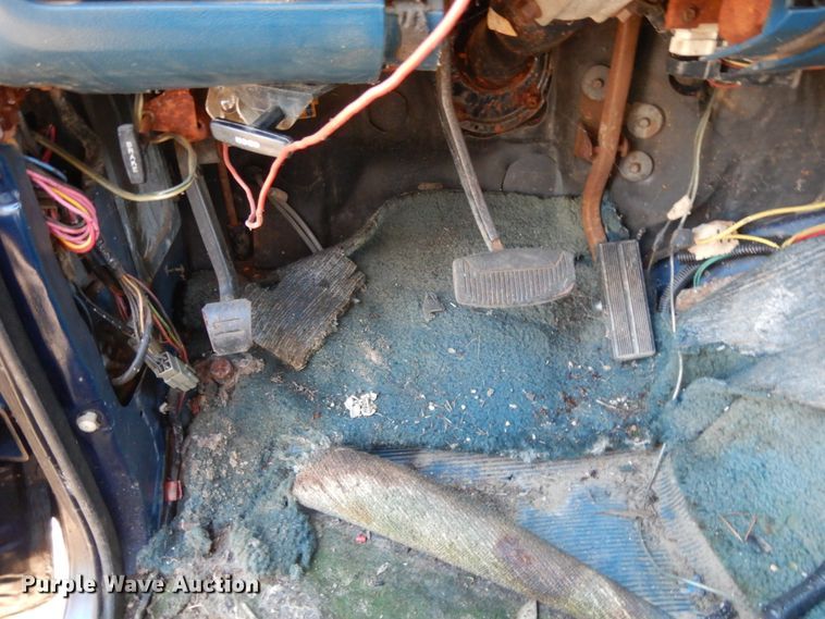 image for item DJ8228 1984 Ford Bronco  SUV