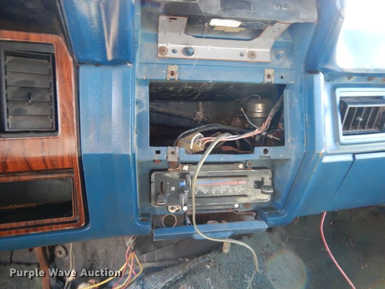 image for item DJ8228 1984 Ford Bronco  SUV