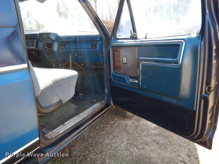 image for item DJ8228 1984 Ford Bronco  SUV