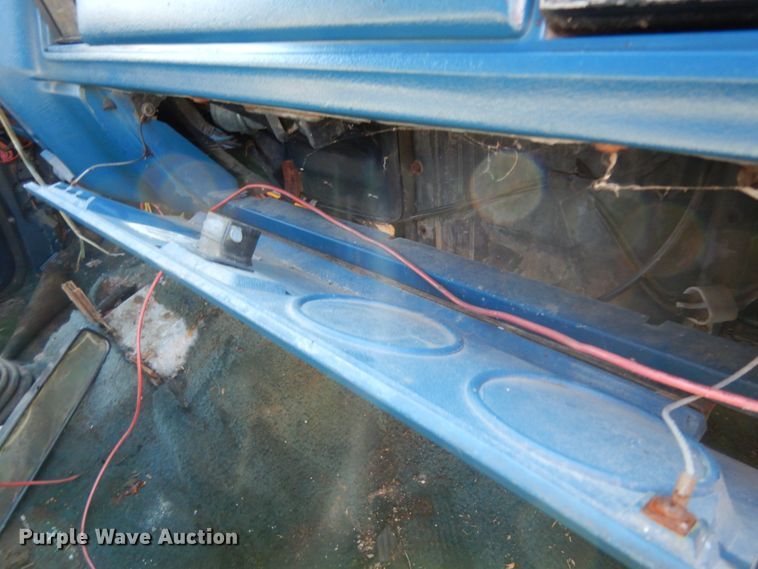 image for item DJ8228 1984 Ford Bronco  SUV