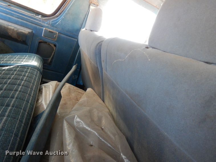 image for item DJ8228 1984 Ford Bronco  SUV