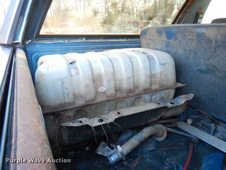 image for item DJ8228 1984 Ford Bronco  SUV