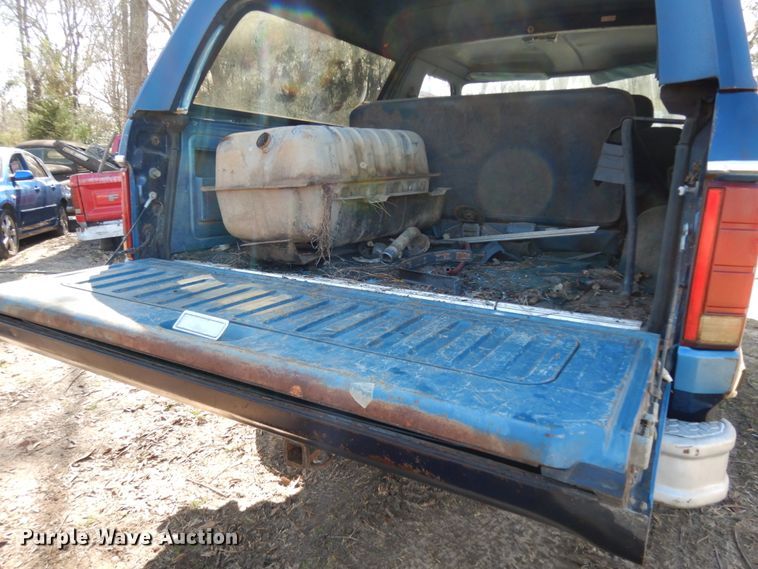 image for item DJ8228 1984 Ford Bronco  SUV