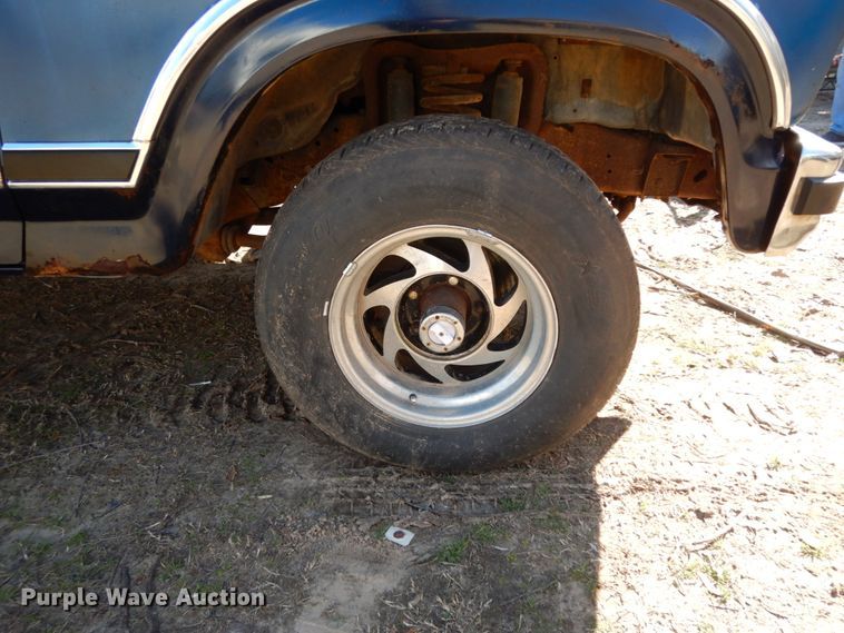 image for item DJ8228 1984 Ford Bronco  SUV