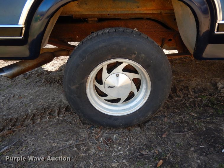 image for item DJ8228 1984 Ford Bronco  SUV