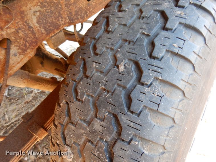 image for item DJ8228 1984 Ford Bronco  SUV