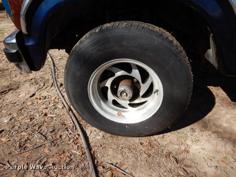 image for item DJ8228 1984 Ford Bronco  SUV