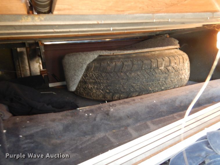 image for item DJ8229 1994 Lincoln Town Car hearse