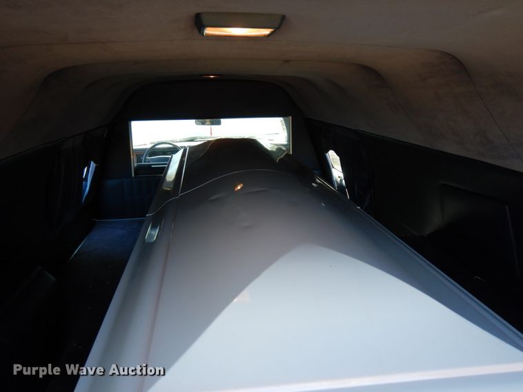 image for item DJ8229 1994 Lincoln Town Car hearse