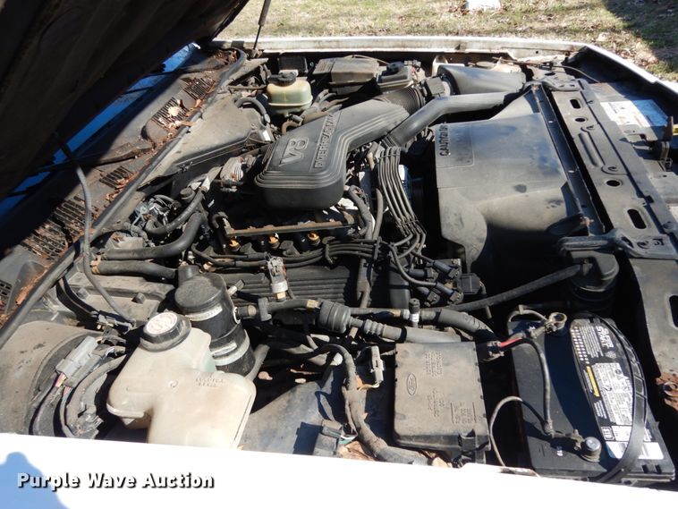 image for item DJ8229 1994 Lincoln Town Car hearse