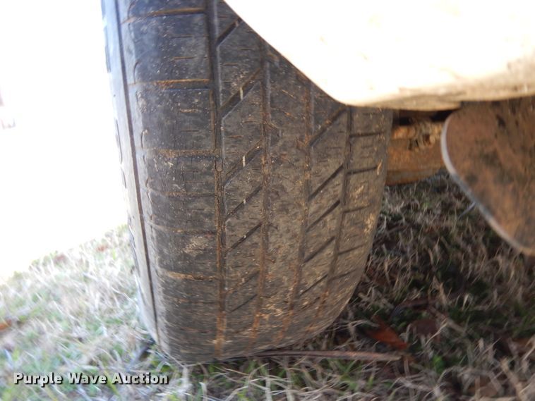 image for item DJ8229 1994 Lincoln Town Car hearse