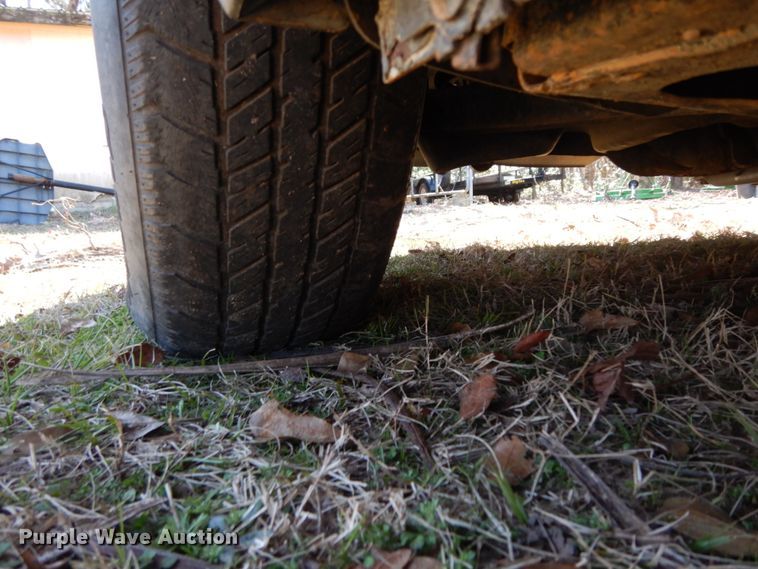 image for item DJ8229 1994 Lincoln Town Car hearse