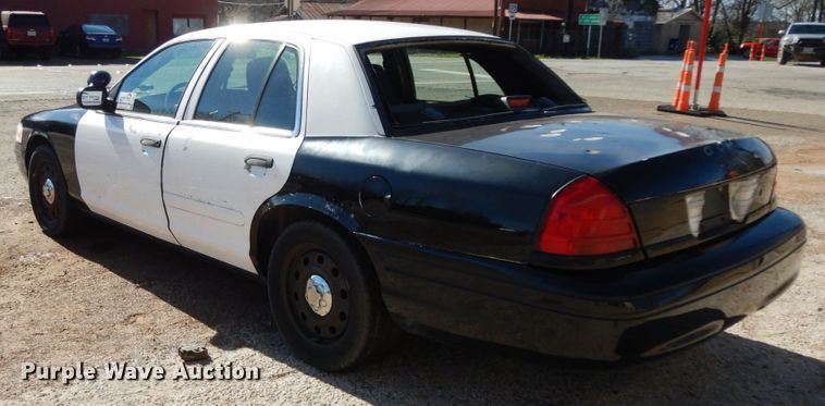 image for item DJ8230 2008 Ford Crown Victoria Police Interceptor