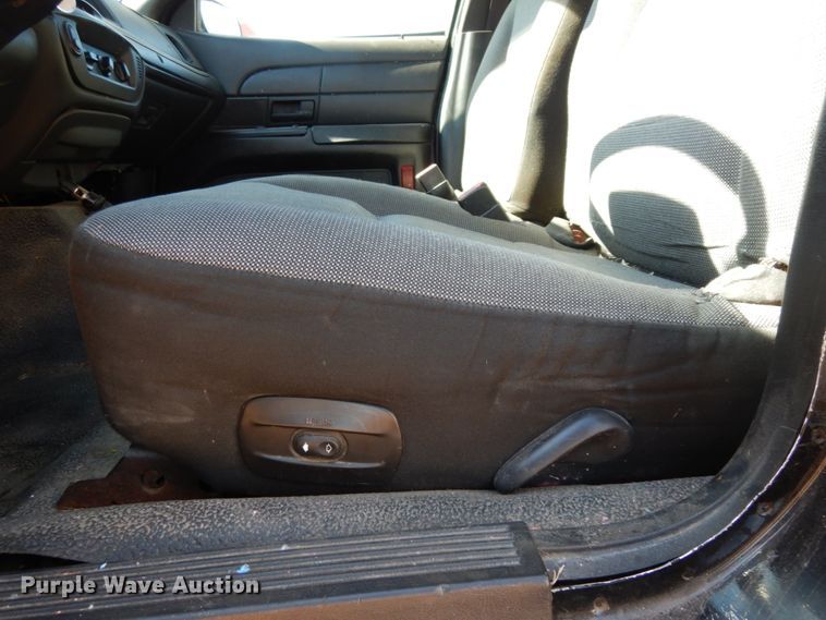 image for item DJ8230 2008 Ford Crown Victoria Police Interceptor