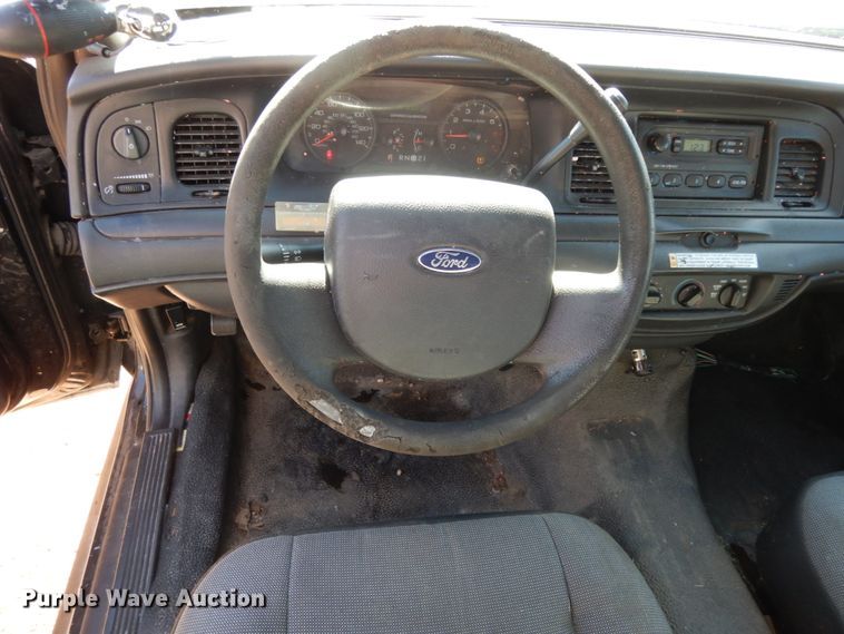 image for item DJ8230 2008 Ford Crown Victoria Police Interceptor