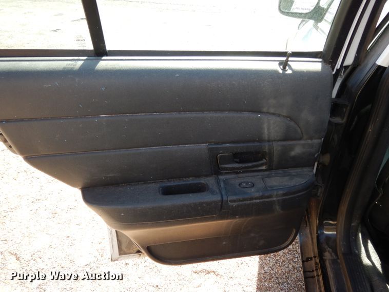 image for item DJ8230 2008 Ford Crown Victoria Police Interceptor