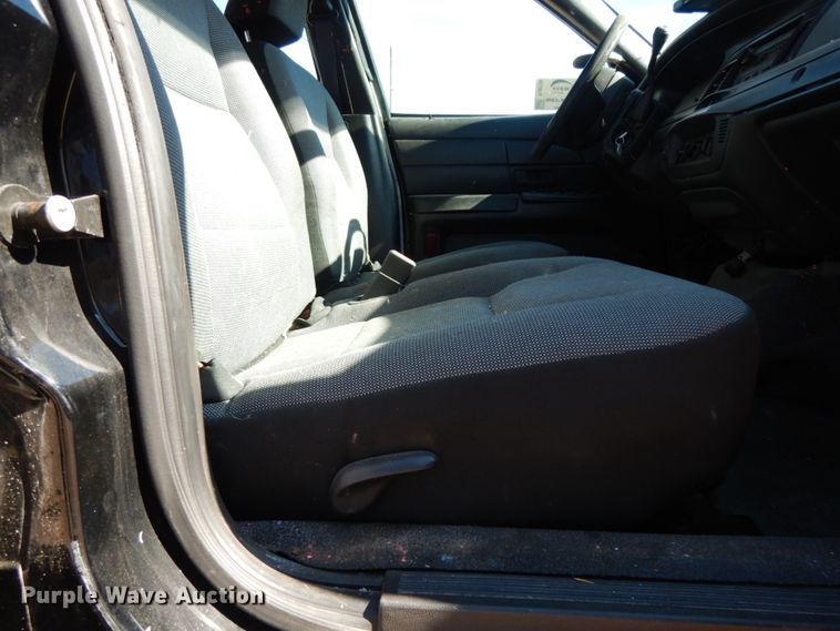 image for item DJ8230 2008 Ford Crown Victoria Police Interceptor