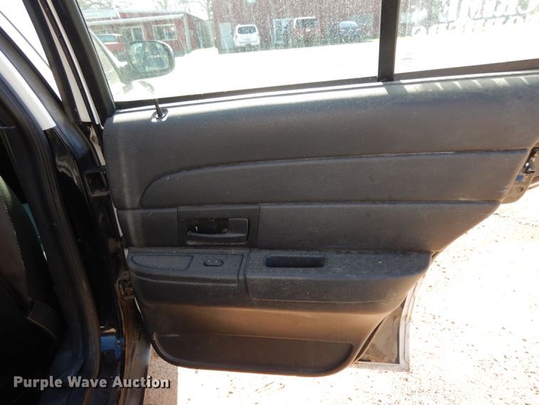 image for item DJ8230 2008 Ford Crown Victoria Police Interceptor