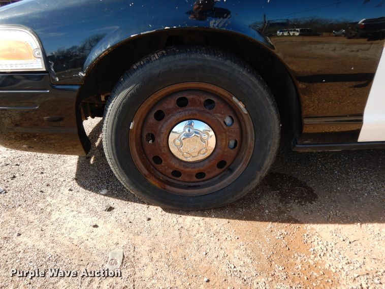 image for item DJ8230 2008 Ford Crown Victoria Police Interceptor