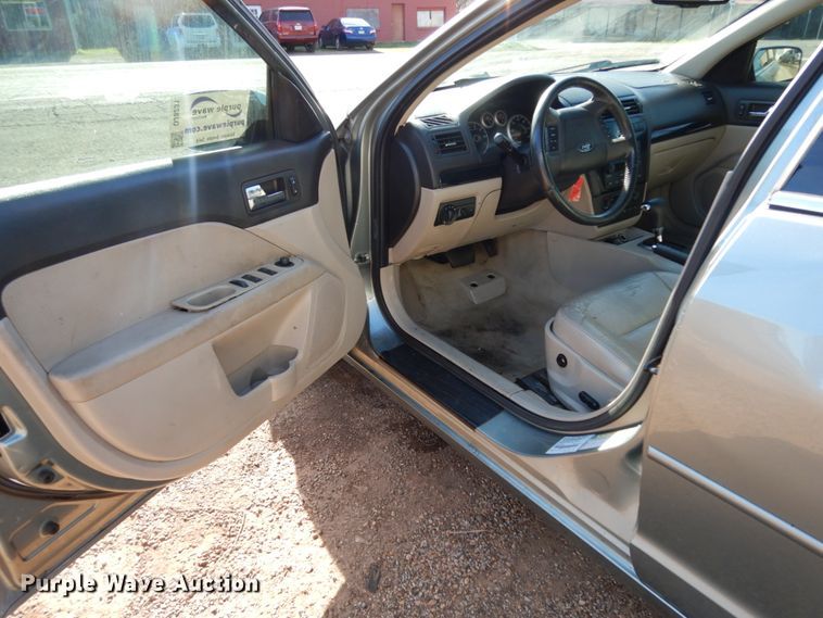 image for item DJ8231 2006 Ford Fusion