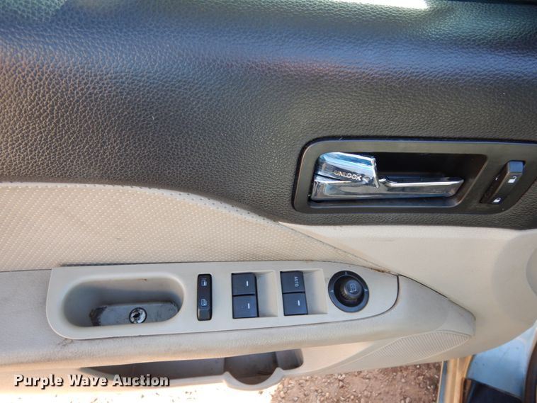 image for item DJ8231 2006 Ford Fusion