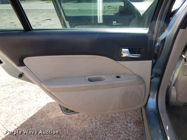 image for item DJ8231 2006 Ford Fusion