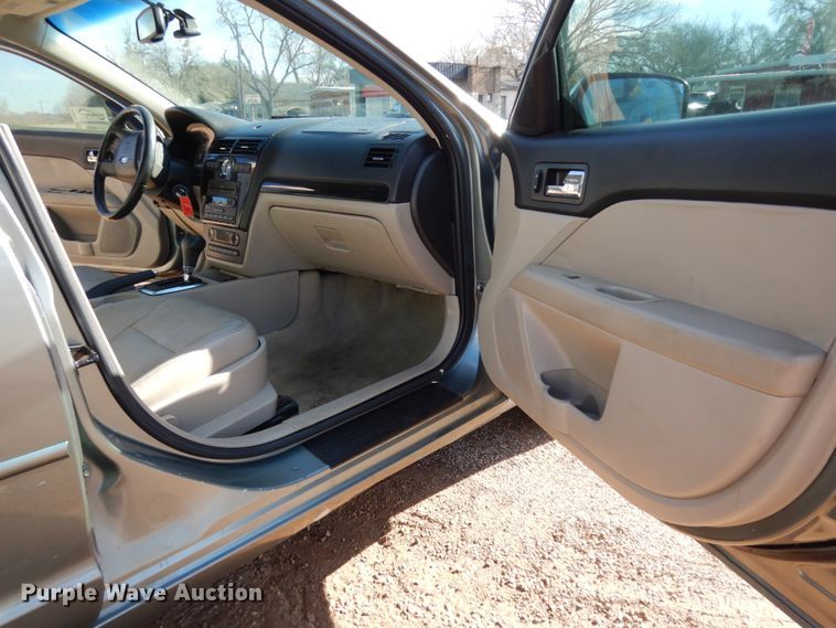 image for item DJ8231 2006 Ford Fusion