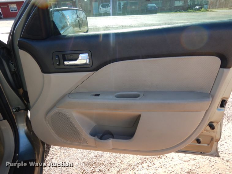 image for item DJ8231 2006 Ford Fusion