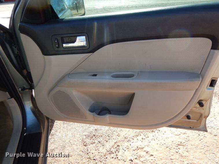 image for item DJ8231 2006 Ford Fusion