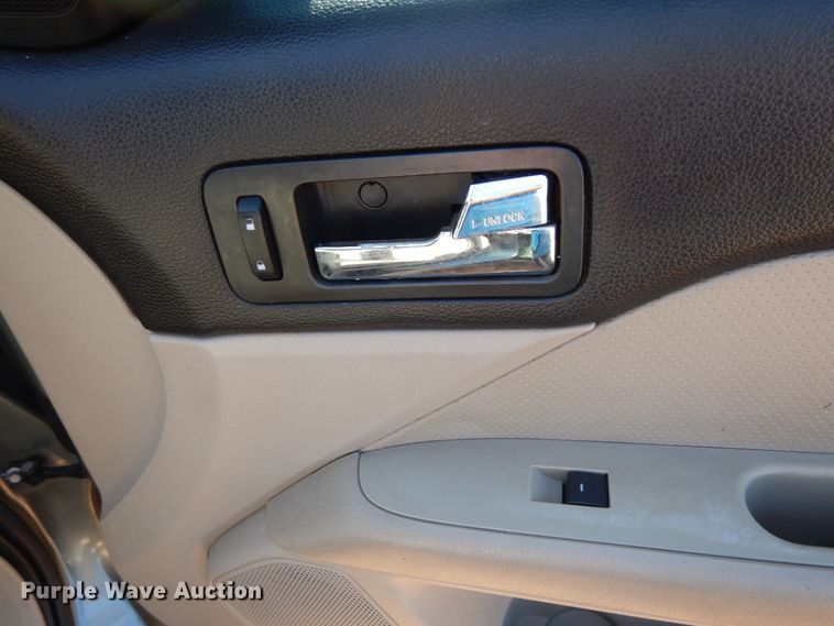 image for item DJ8231 2006 Ford Fusion