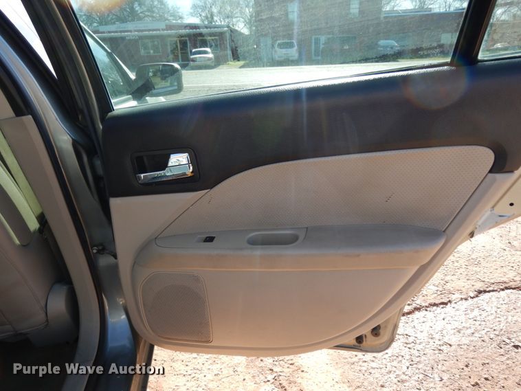 image for item DJ8231 2006 Ford Fusion