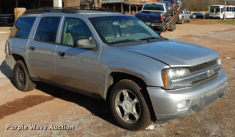 image for item DJ8232 2005 Chevrolet TrailBlazer  SUV