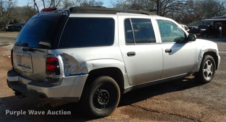 image for item DJ8232 2005 Chevrolet TrailBlazer  SUV