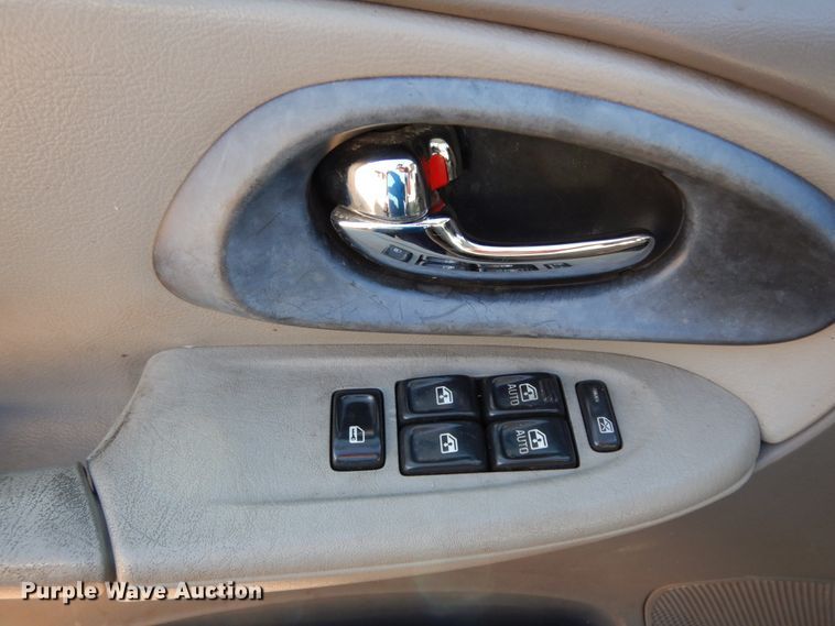 image for item DJ8232 2005 Chevrolet TrailBlazer  SUV