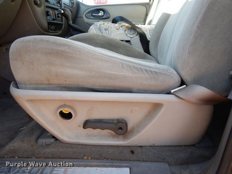 image for item DJ8232 2005 Chevrolet TrailBlazer  SUV